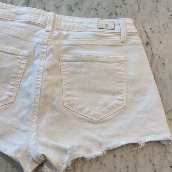 WOMANS PAIGE WHITE JEAN CUT OFF SHORTS SIZE 28 - Picture 8 of 9
